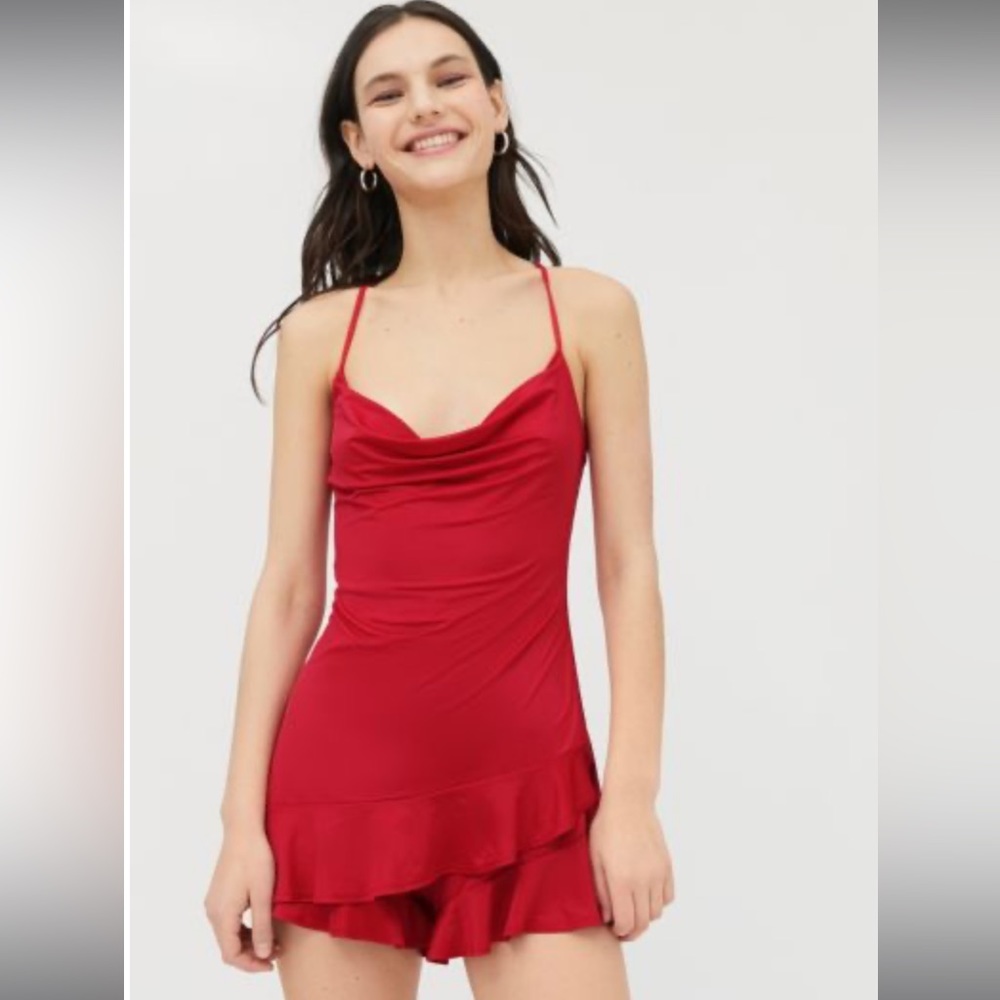 UO Kendal Ruffle Cowl Neck Romper NWT 💃🏼 ❤️